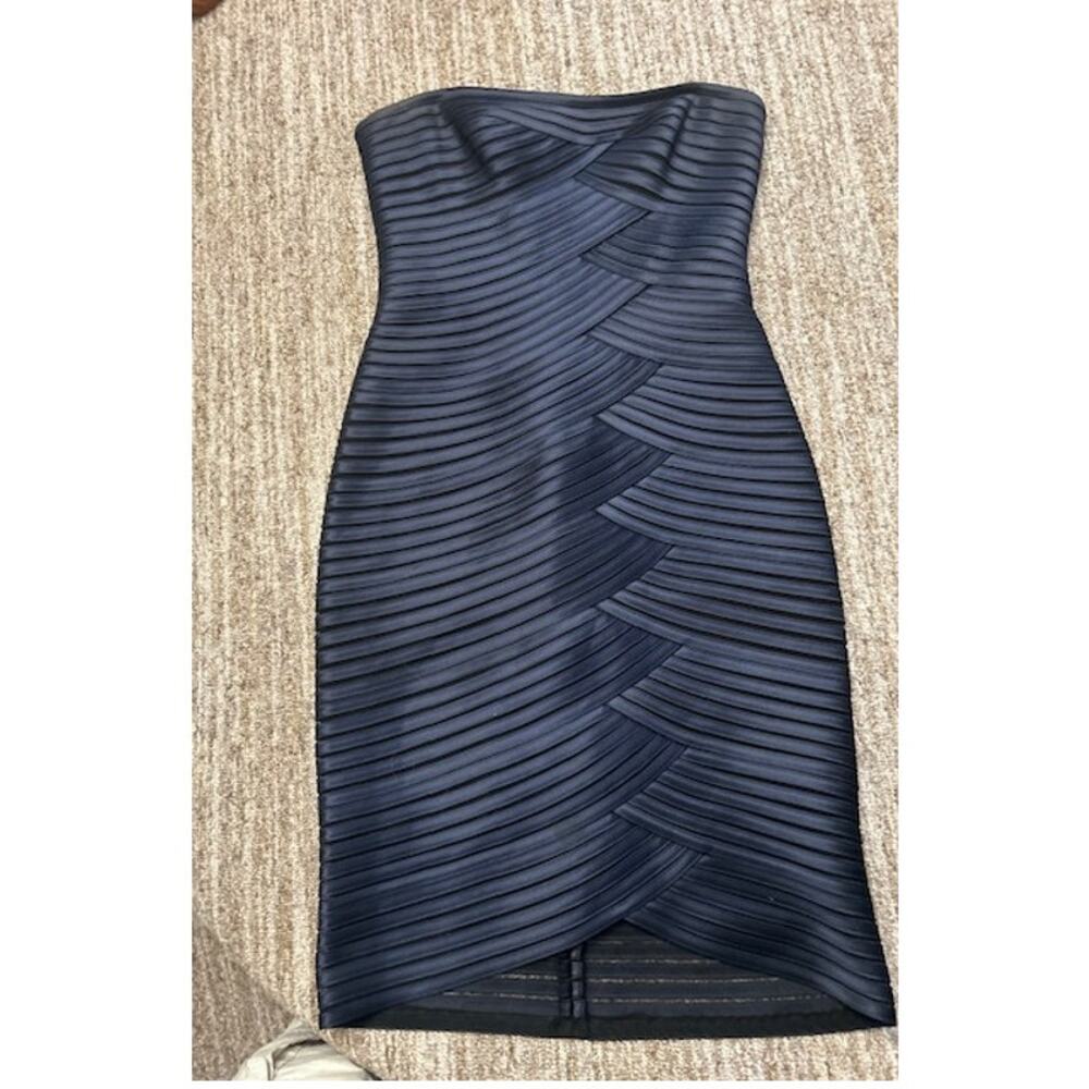 BCBGMAXAZRIA Navy Satin Beverly Strapless Bandage Dress Size 04
